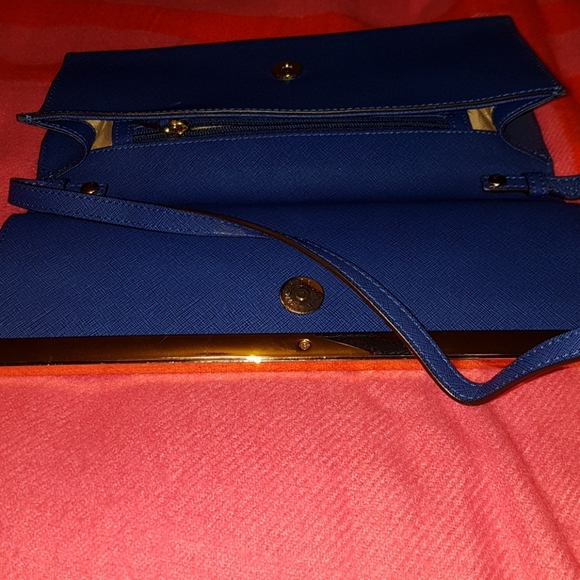 Michael Kors clutch - Picture 4 of 8